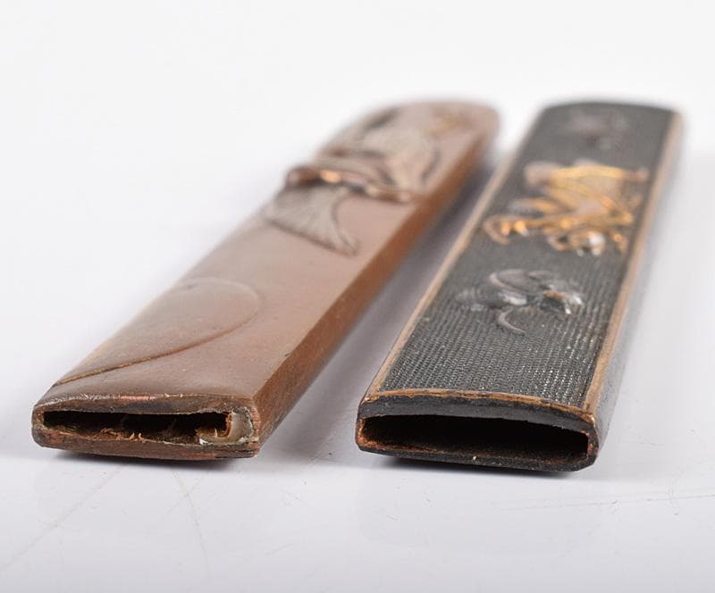 eyeknow74　古銅彫金　鶴図蟷螂図小柄2点　時代箱付　V　R3596