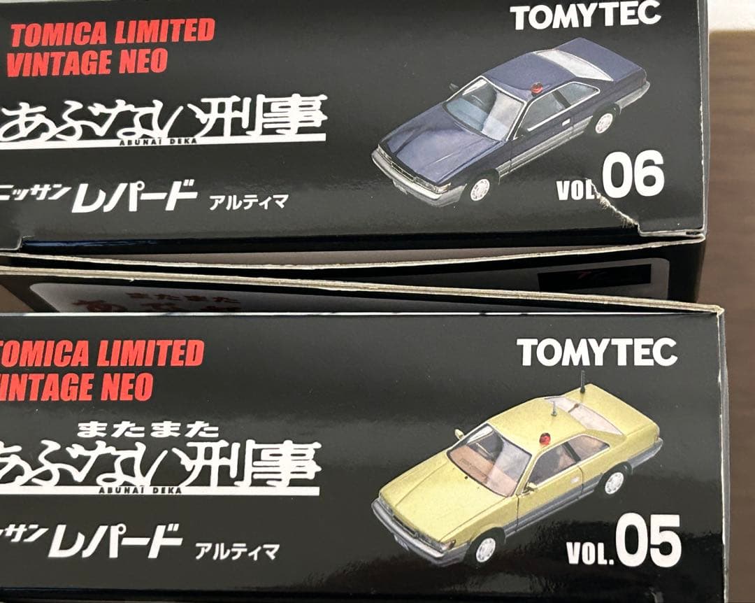 訳あり トミカリミテッドヴィンテージネオ あぶない刑事 レパード 2種 オマケ付