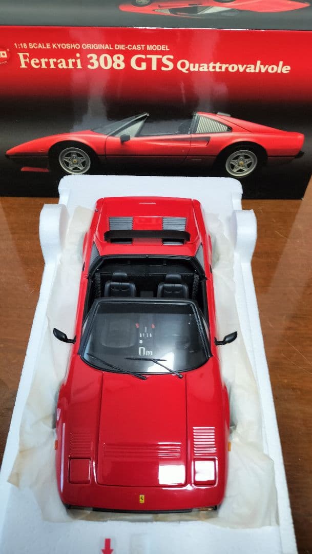 京商1/18フェラーリ308GTSクアトロバルボーレ【RED】