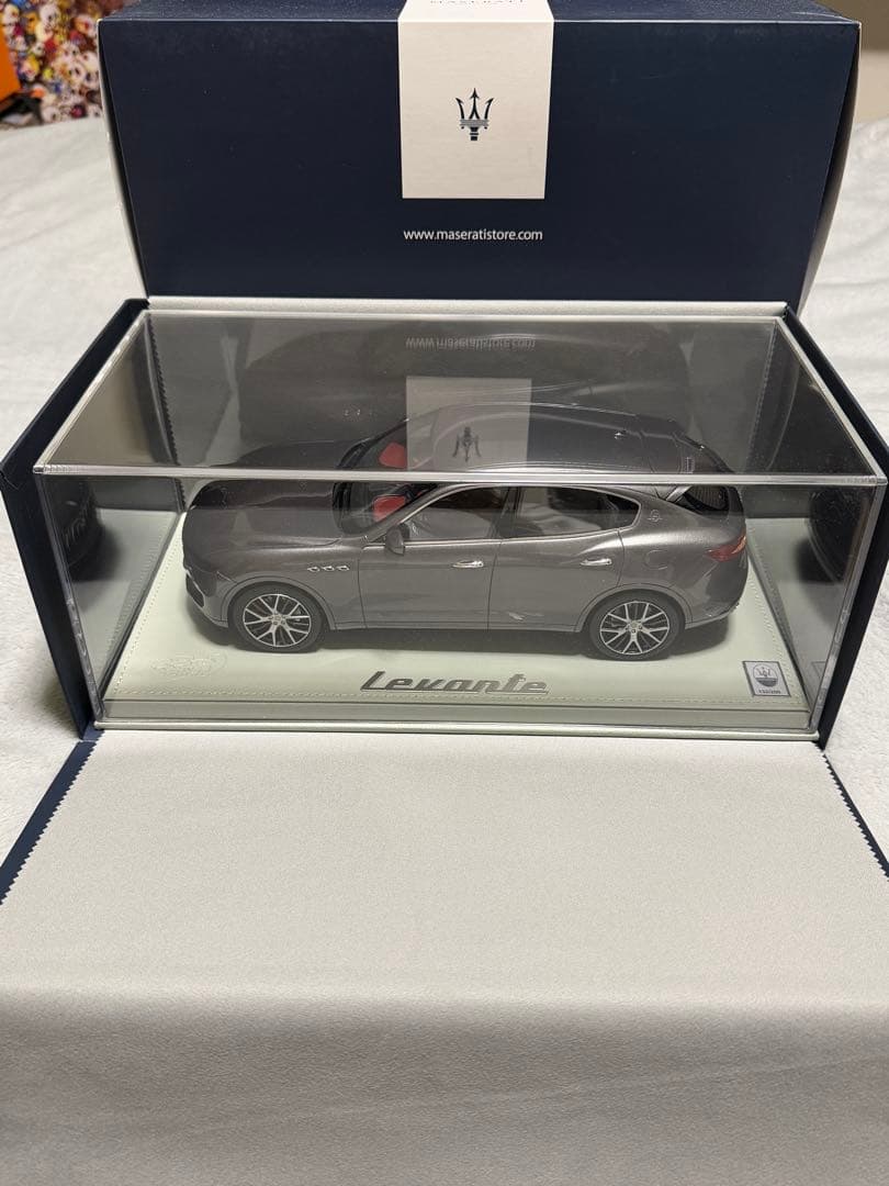 【未使用品】マセラティ レヴァンテ モデルカー グレー 1/18 BBR製