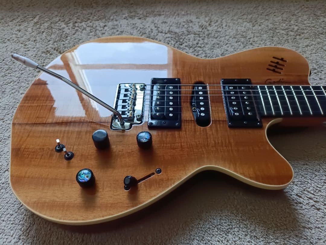 godin xtSA Koa フィギュアドコアトップ