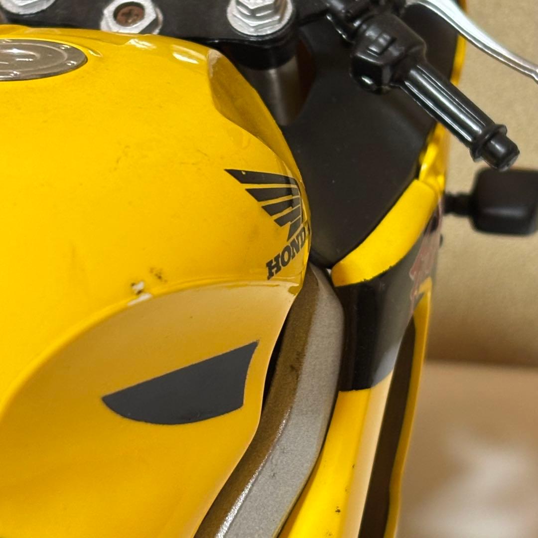 ホンダCBR1000 RR 1/6プラモデル