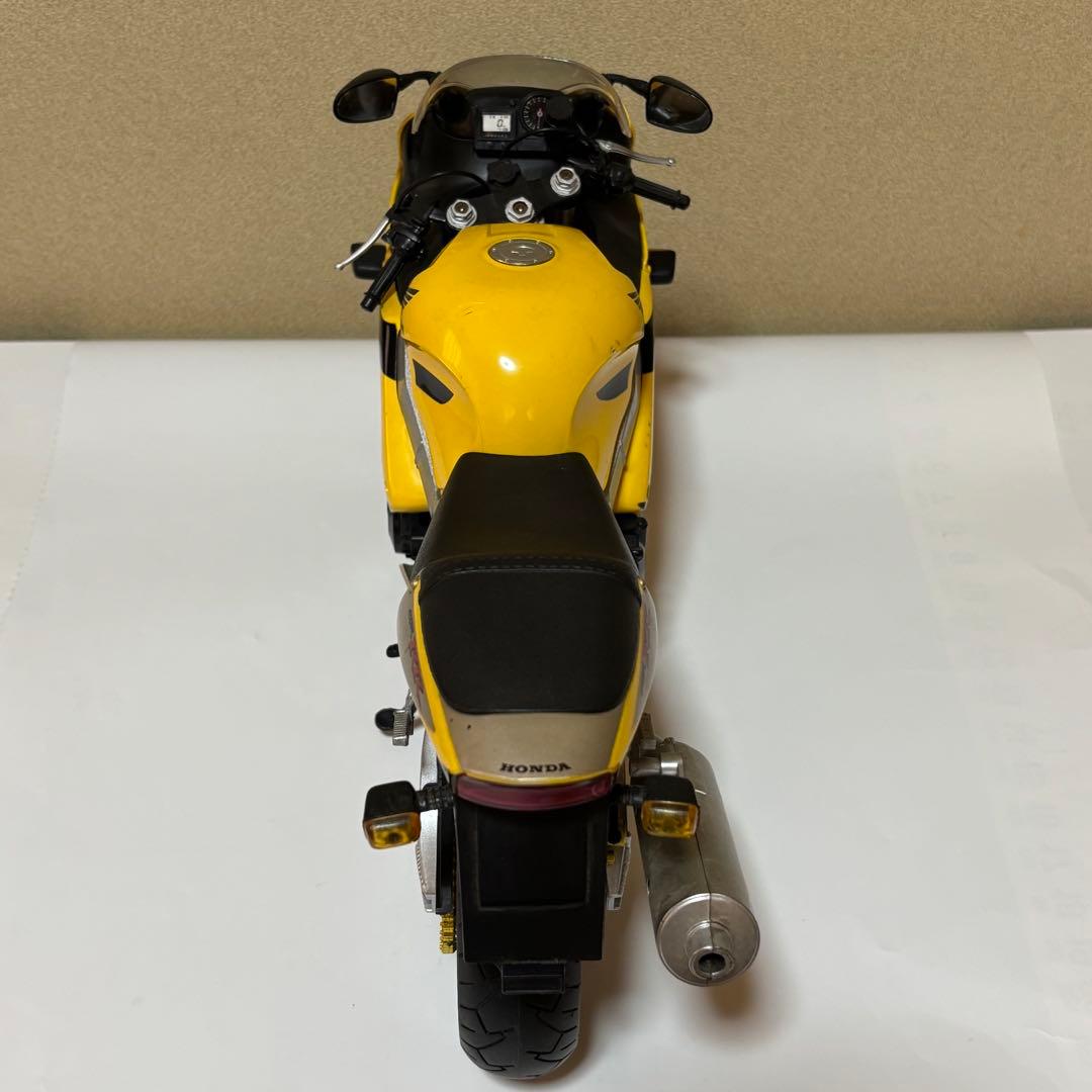 ホンダCBR1000 RR 1/6プラモデル