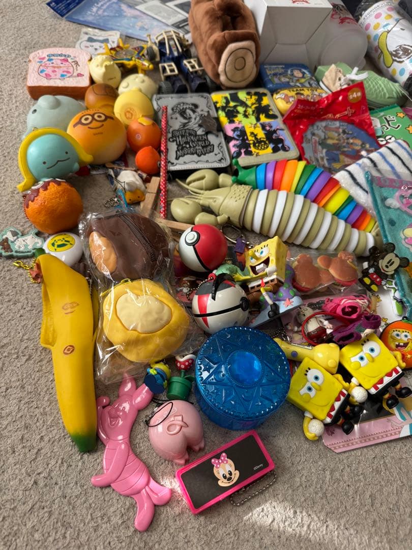 100サイズ　100点以上　雑貨　キャラクターグッズ　まとめ売り