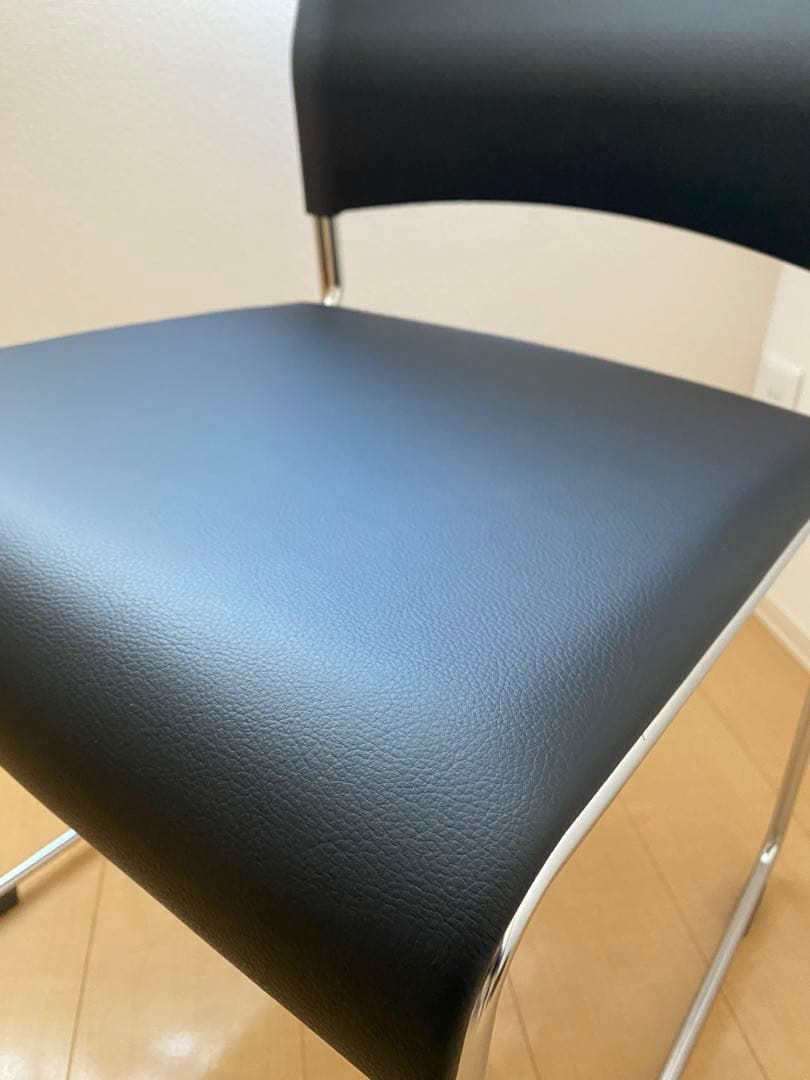 オカムラ 黒 オフィスチェア 4脚セット　ダイニングチェア　チェア