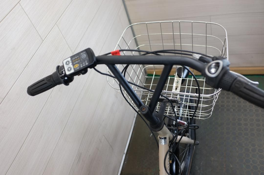 う*み様 良品BS アシスタ　18インチ　3段　8.9Ah（5点灯）充電器あり