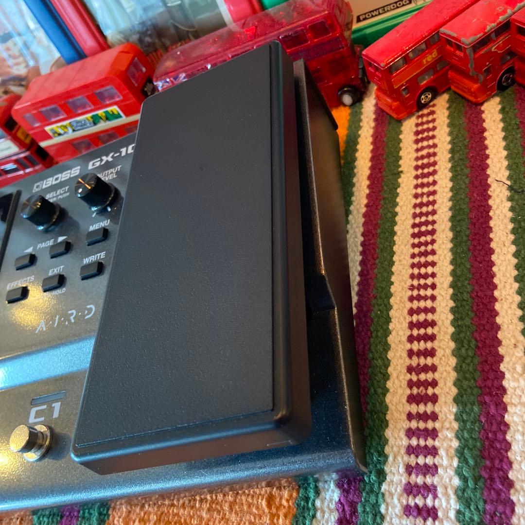 BOSS GX-10　極美品　ワンオーナー　画面フィルム貼り付け済み