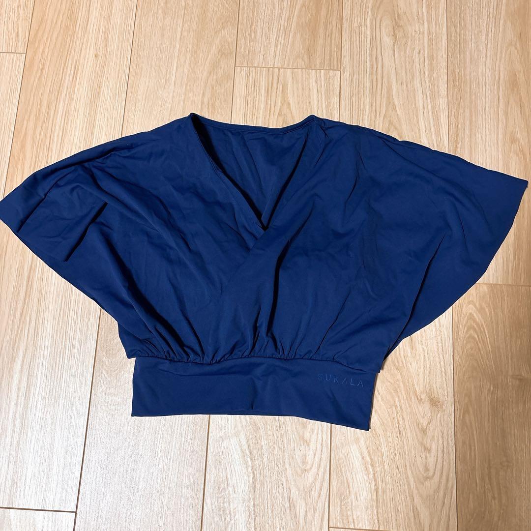 SUKALA ブラトップ付きバルーンカシュクールトップス　ヨガ・ピラティスウェア