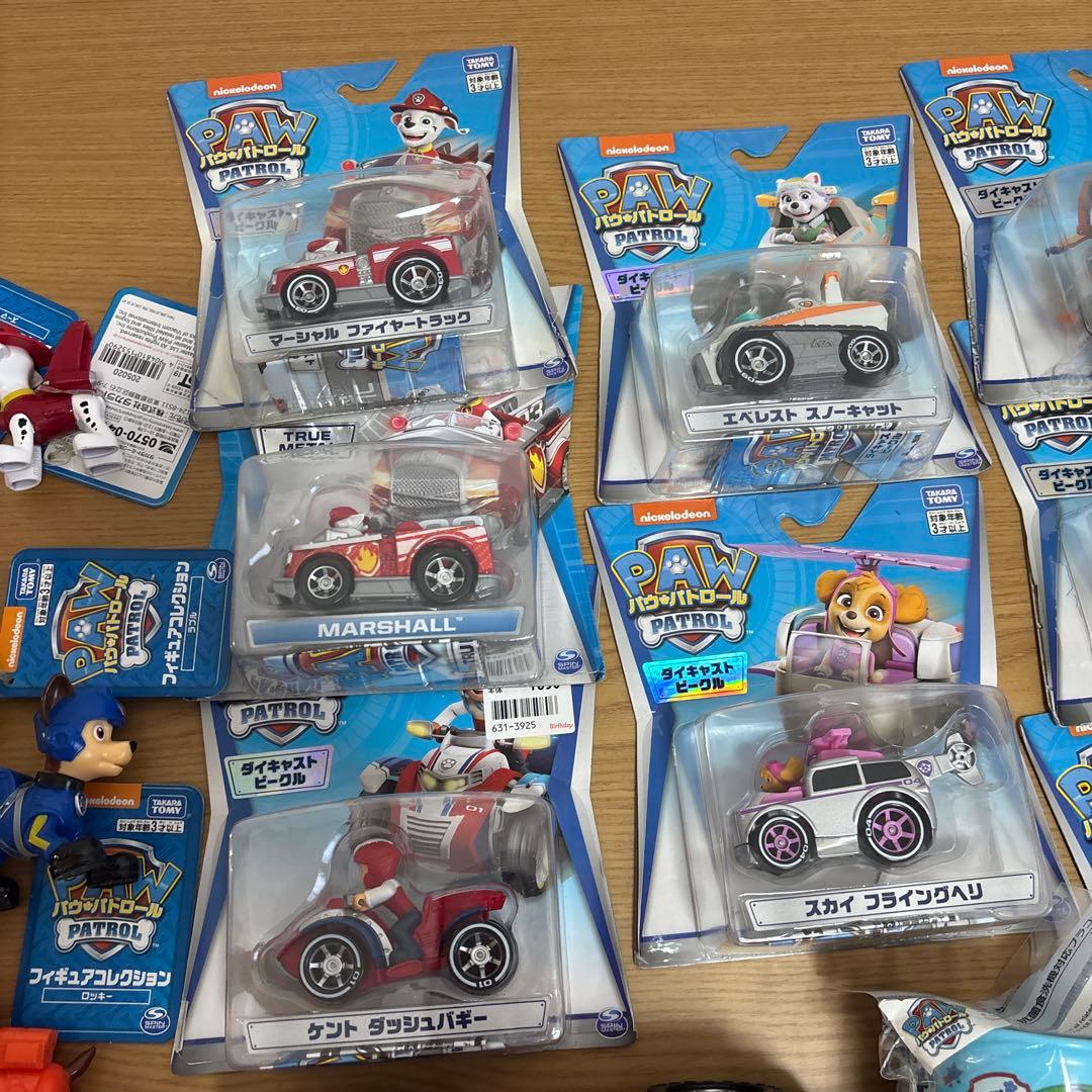 PAW Patrol フィギュアとミニカーセット