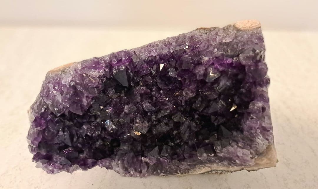 アメジスト　2.6kg　クラスター　ドーム　天然石　高品質　美濃紫