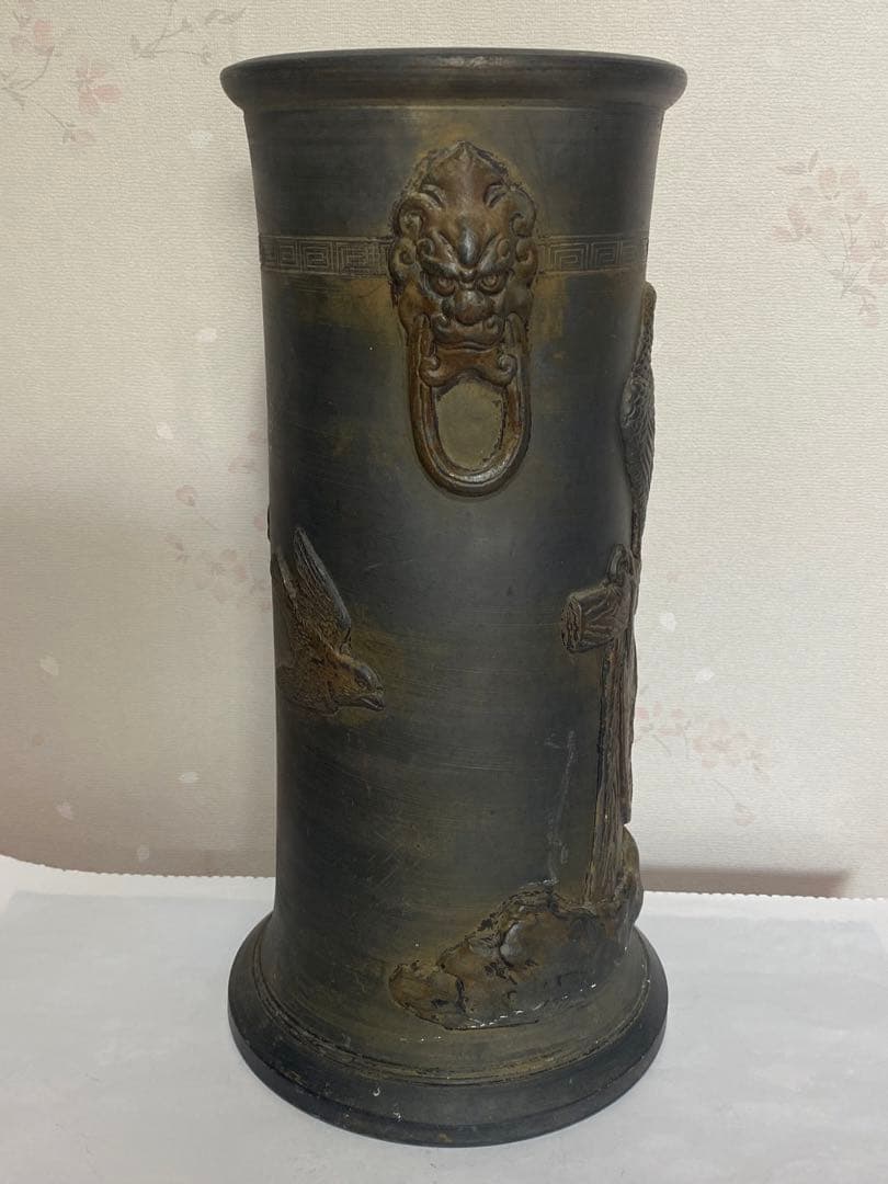 ⭐️明治時代 貼花 鬼面 鷹 翔雀文様 筒形壺 瓶 一点物 置物飾り 骨董品