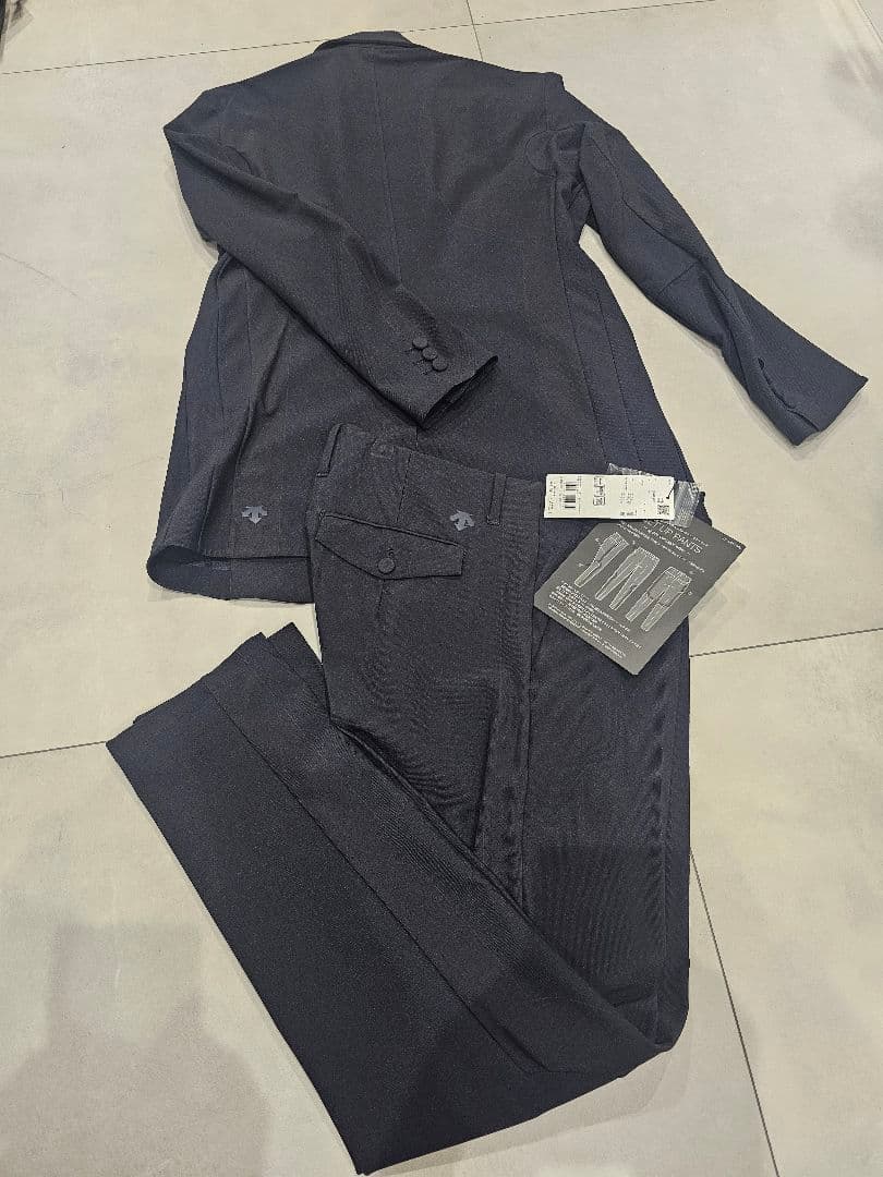 =新品=DESCENTE GOLFダークネイビー セットアップゴルフウェア