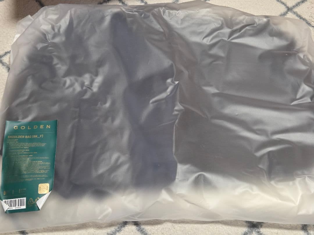 GOLDEN ショルダーバッグ ブラック 新品未使用品 Jungkook