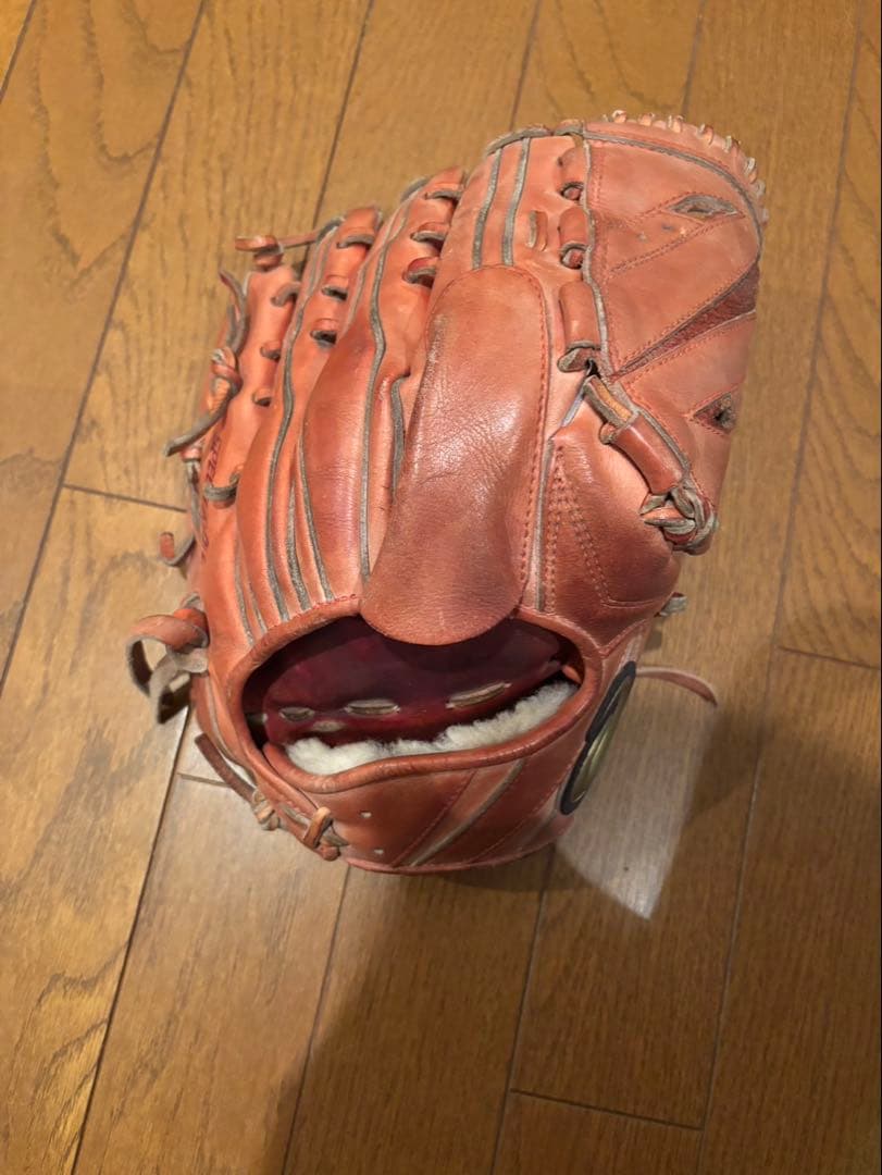 アシックスゴールドステージ投手用硬式用限定モデル