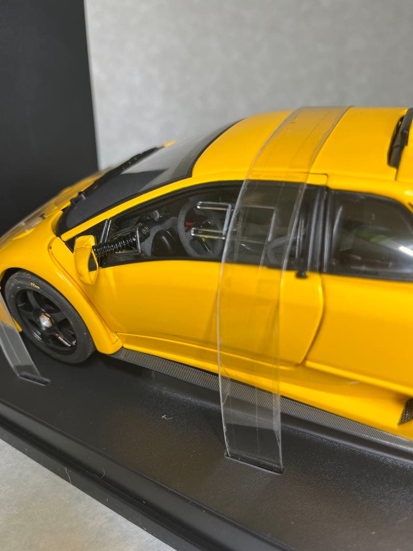 オートアート　ディアブロ　GTR スケール1/18 Diablo 黄色