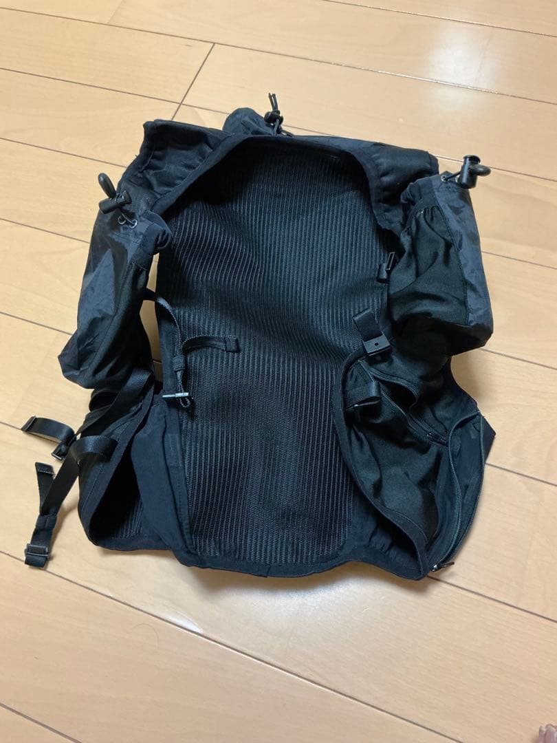 【answer4】FOCUS Light Plus ブラック M