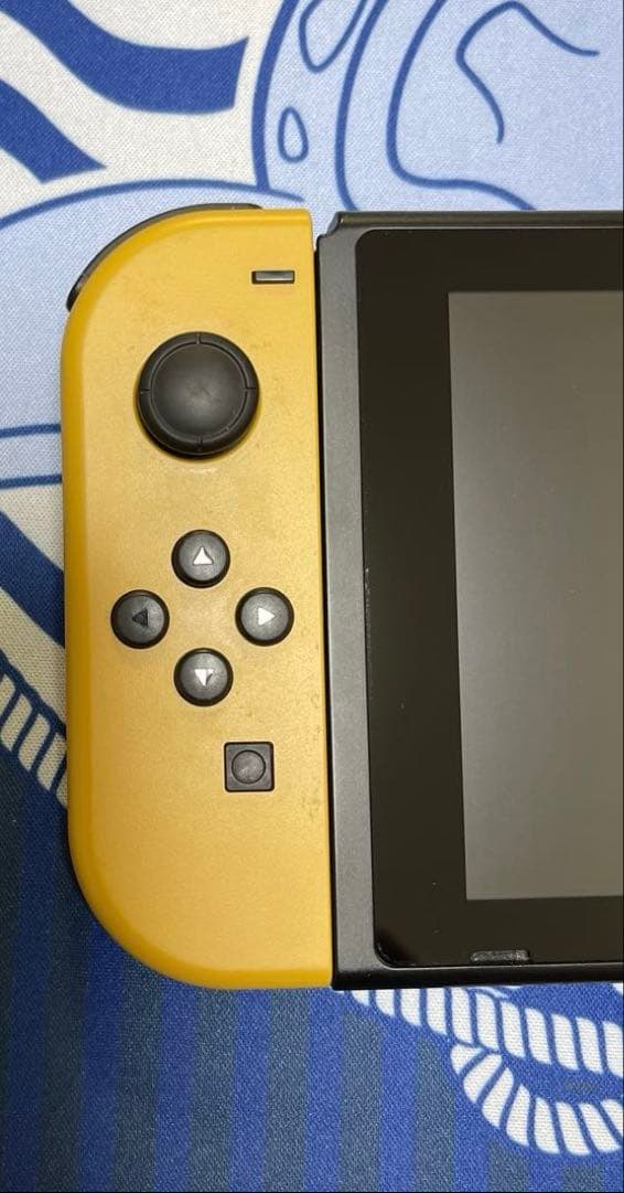 レッツゴーピカチュウ　ミュウ入りモンスターボールPlus付