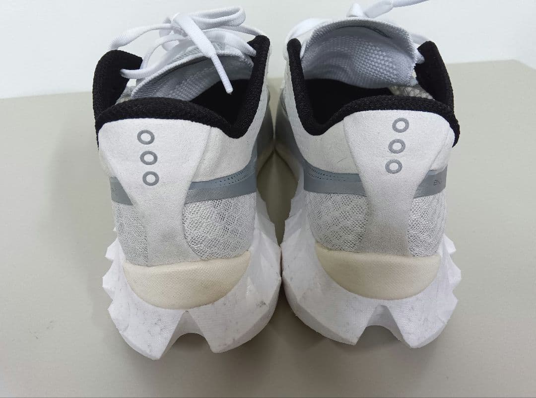 サッカニー　エンドルフィンプロ4　27.5cm