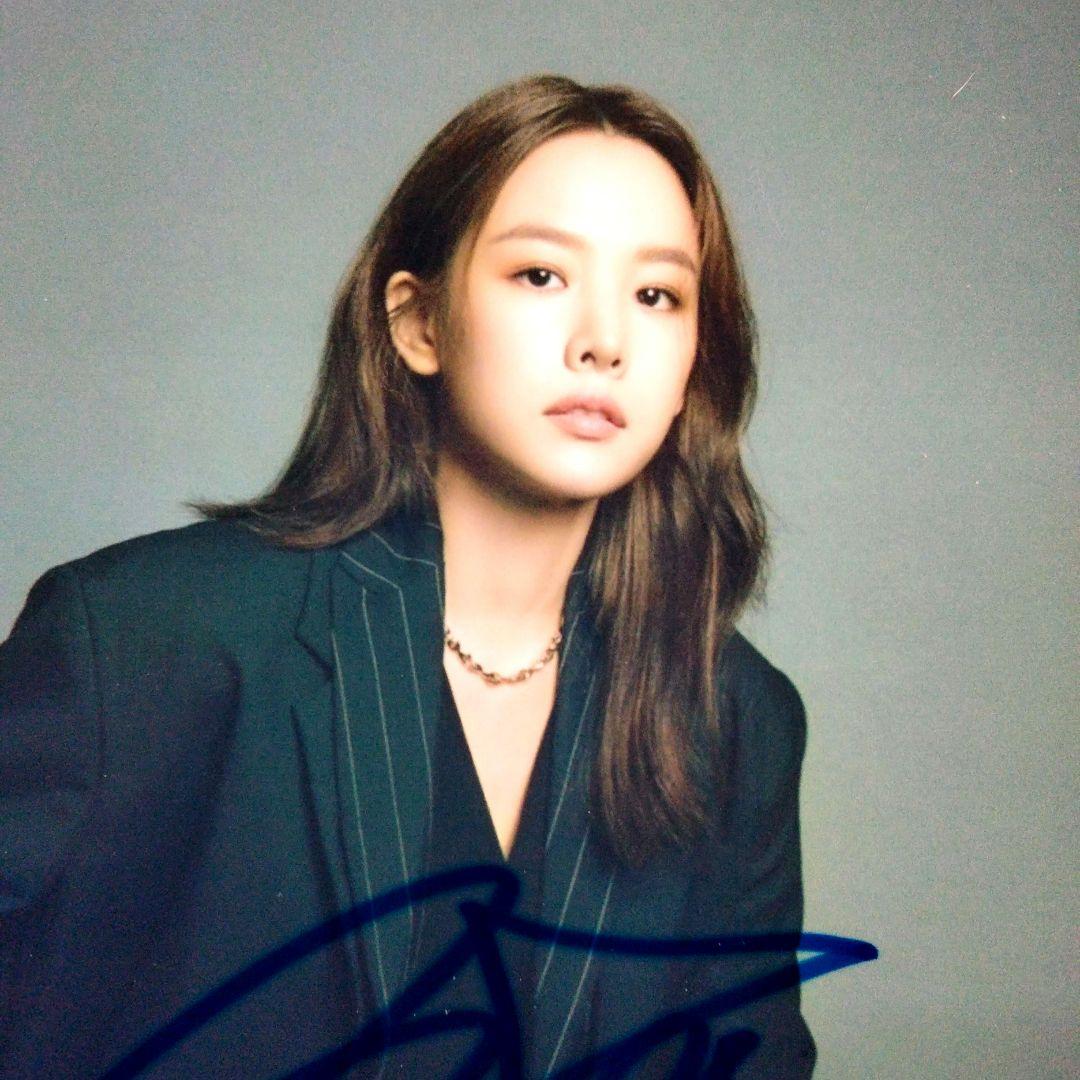 チョ・ユニ直筆サイン入り2Lサイズ写真…Jo Yoon-hee…ナイン