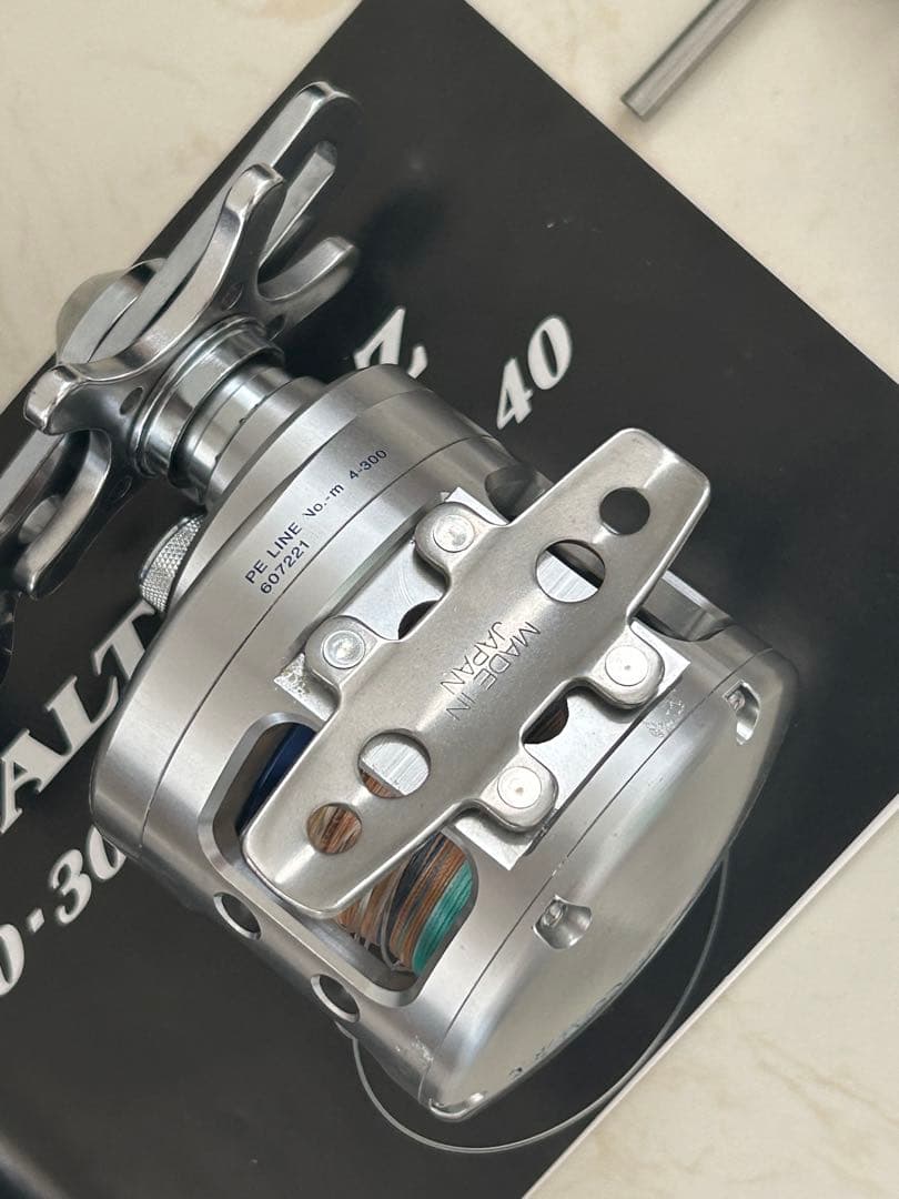 ダイワ　SALTIGA Daiwa Z-30ベイトリール　純正ハンドル付き