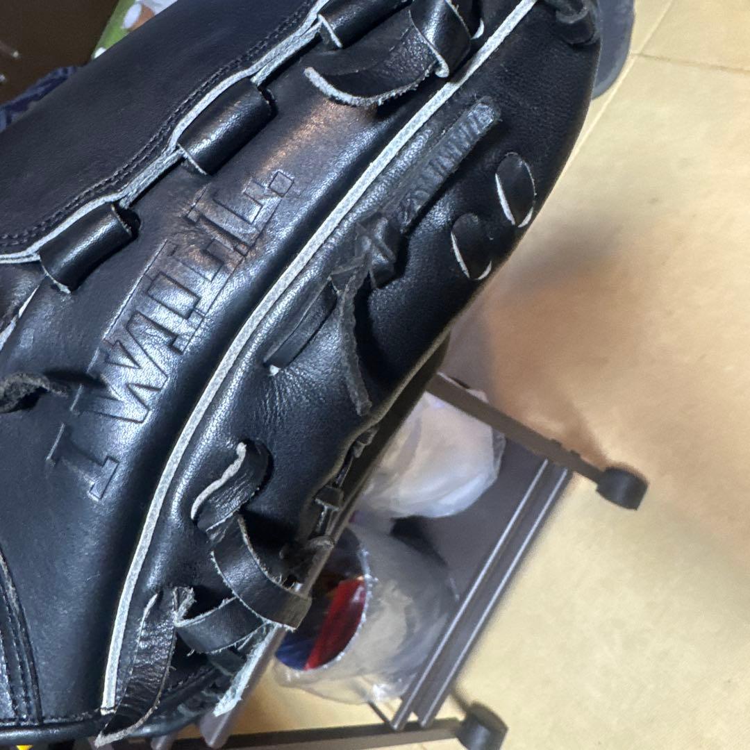 タ*ル様 アンダーアーマー 投手用　グローブ 硬式用