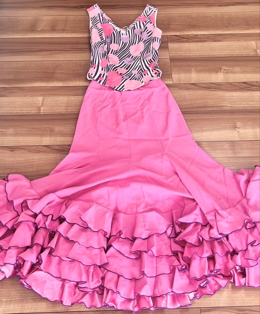 ソニアジョーンズ　フラメンコ衣装　トップスソニアサイズ③ スカートM