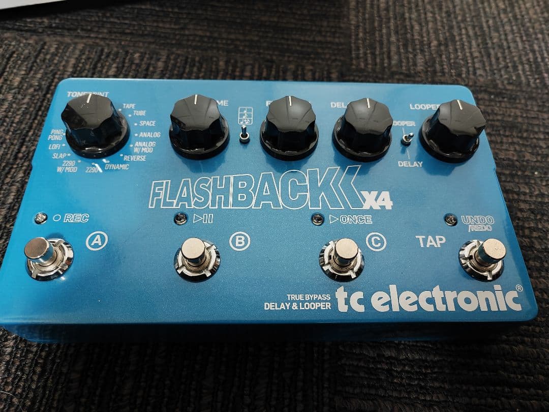 ギター TC Electronic FLASHBACK X4