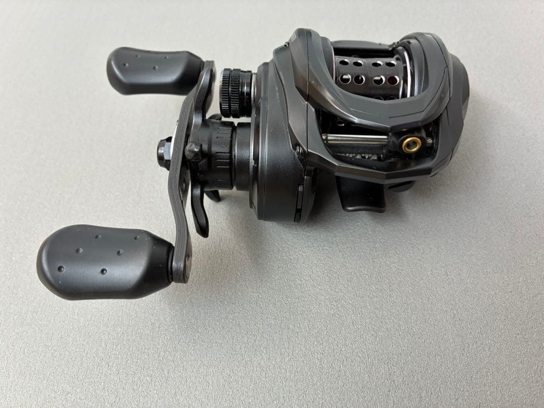 アブガルシア ロキサーニBF8-R 右巻き