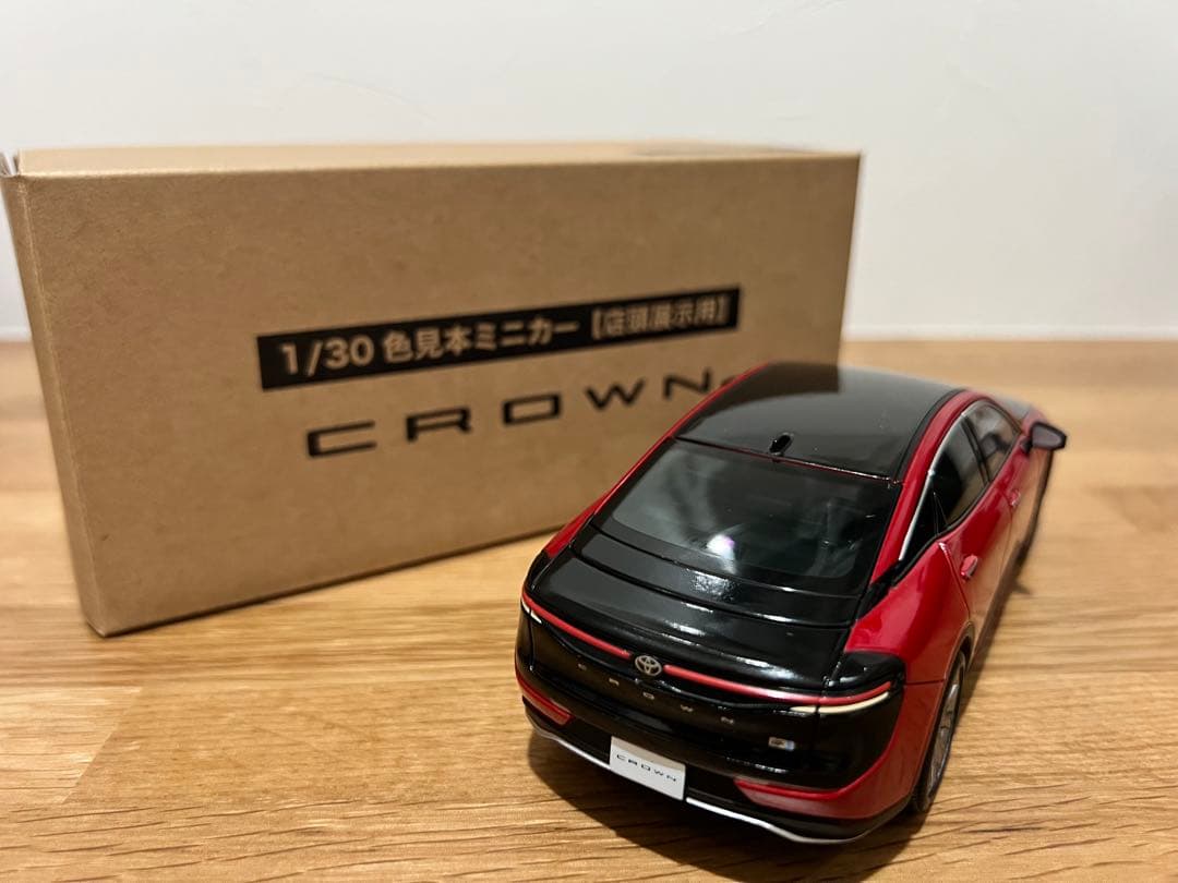クラウン　カラーサンプルミニカー色見本非売品　ブラック×エモーショナルレッドII