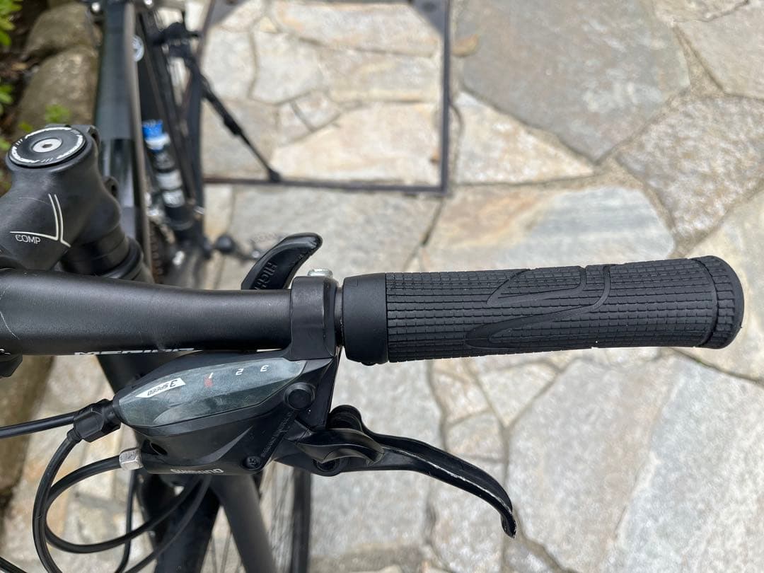 MERIDA 黒クロスバイク ass saver 3枚付き　手渡し北千住付近