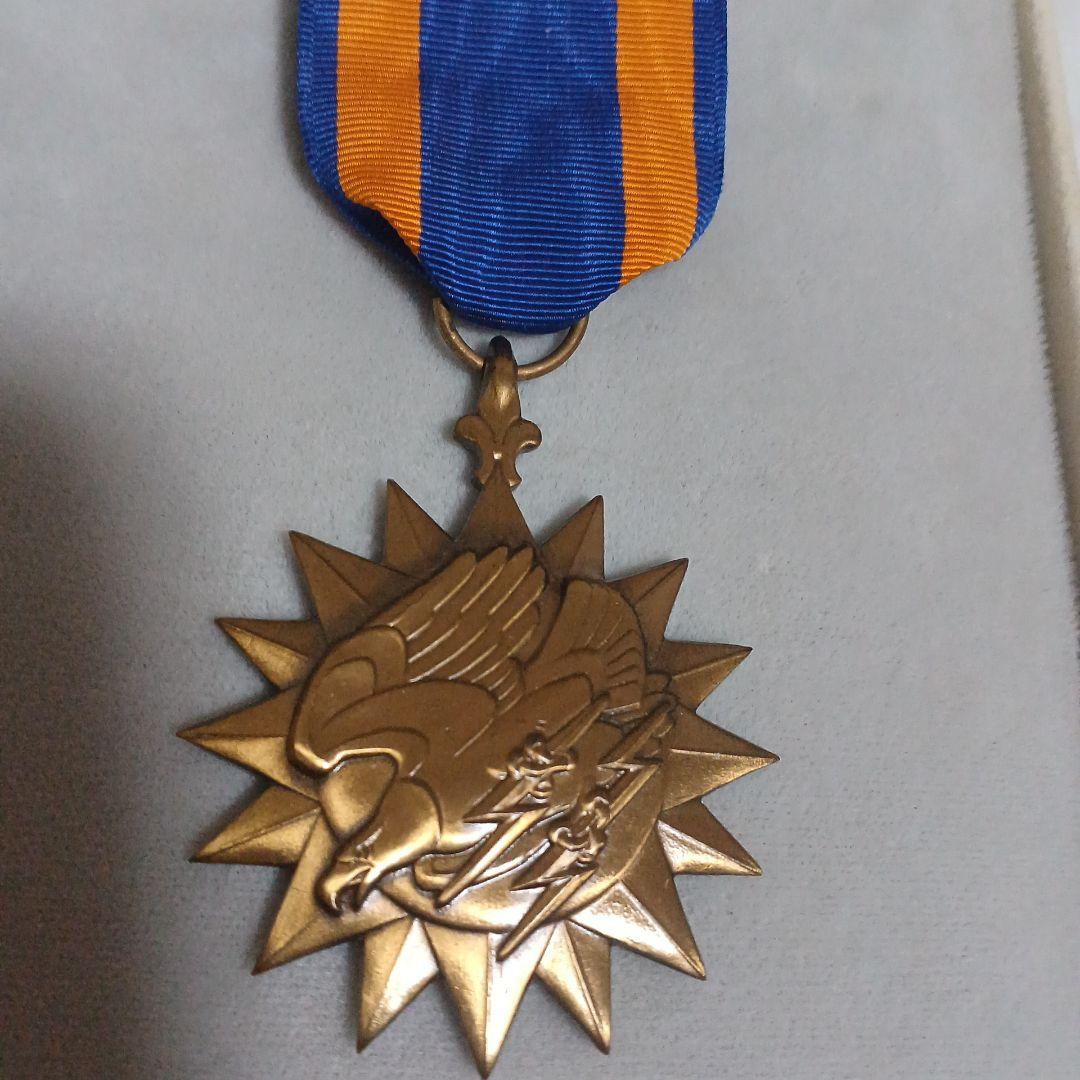 勲章　米軍エアーメタル勲章　美品箱あり