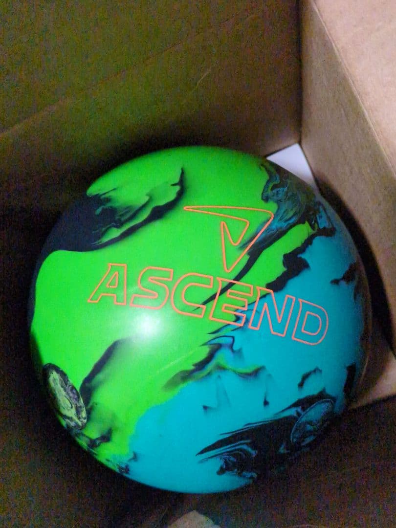 【美品】〜MOTIV ASCEND ボウリングボール　15P