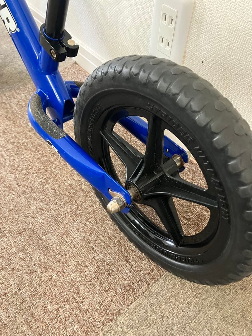 STRIDER クラシック バランスバイク 青 12インチ（キャリーバッグ付き）