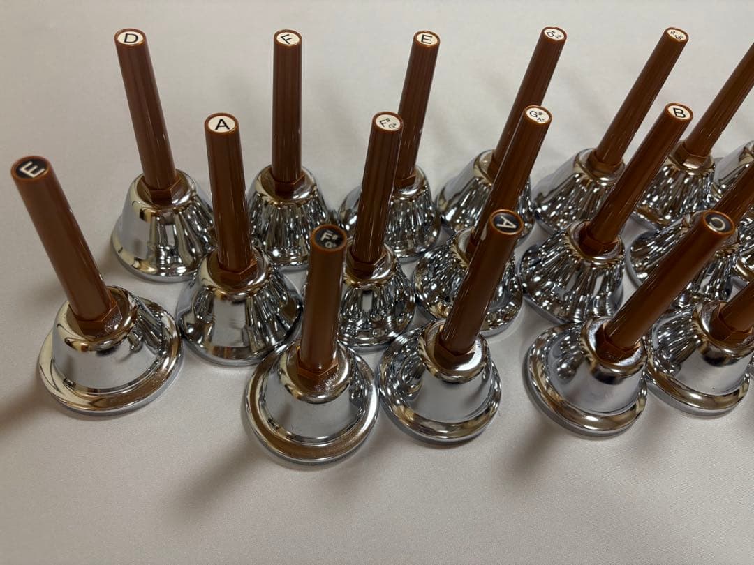 内田洋行ハンドベル21音・ヤマハ楽譜セット