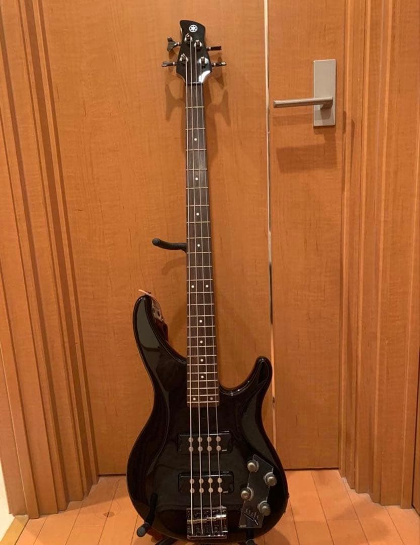 Yamaha エレキベース　TRBX304 VOXアンペグ付き