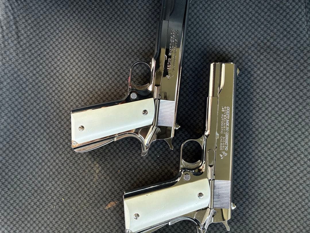 1911 ガバメント　ニッケルフィニッシュ　エアガン ケース付き ガスガン