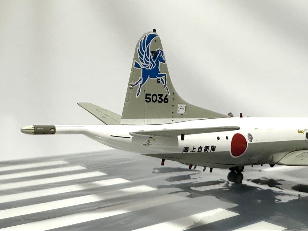 全日空商事 1/200 P-3C 海上自衛隊 VP-5 ペガサス滑走路プレート付
