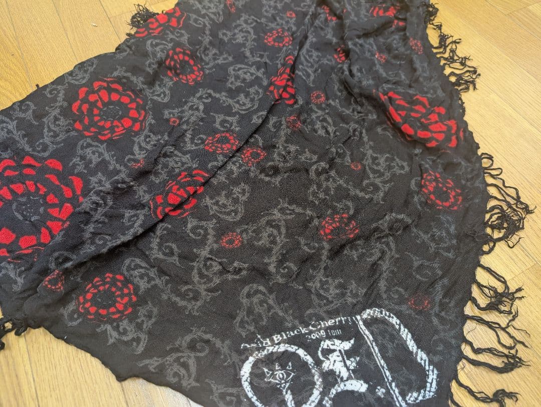 Acid Black Cherryストール