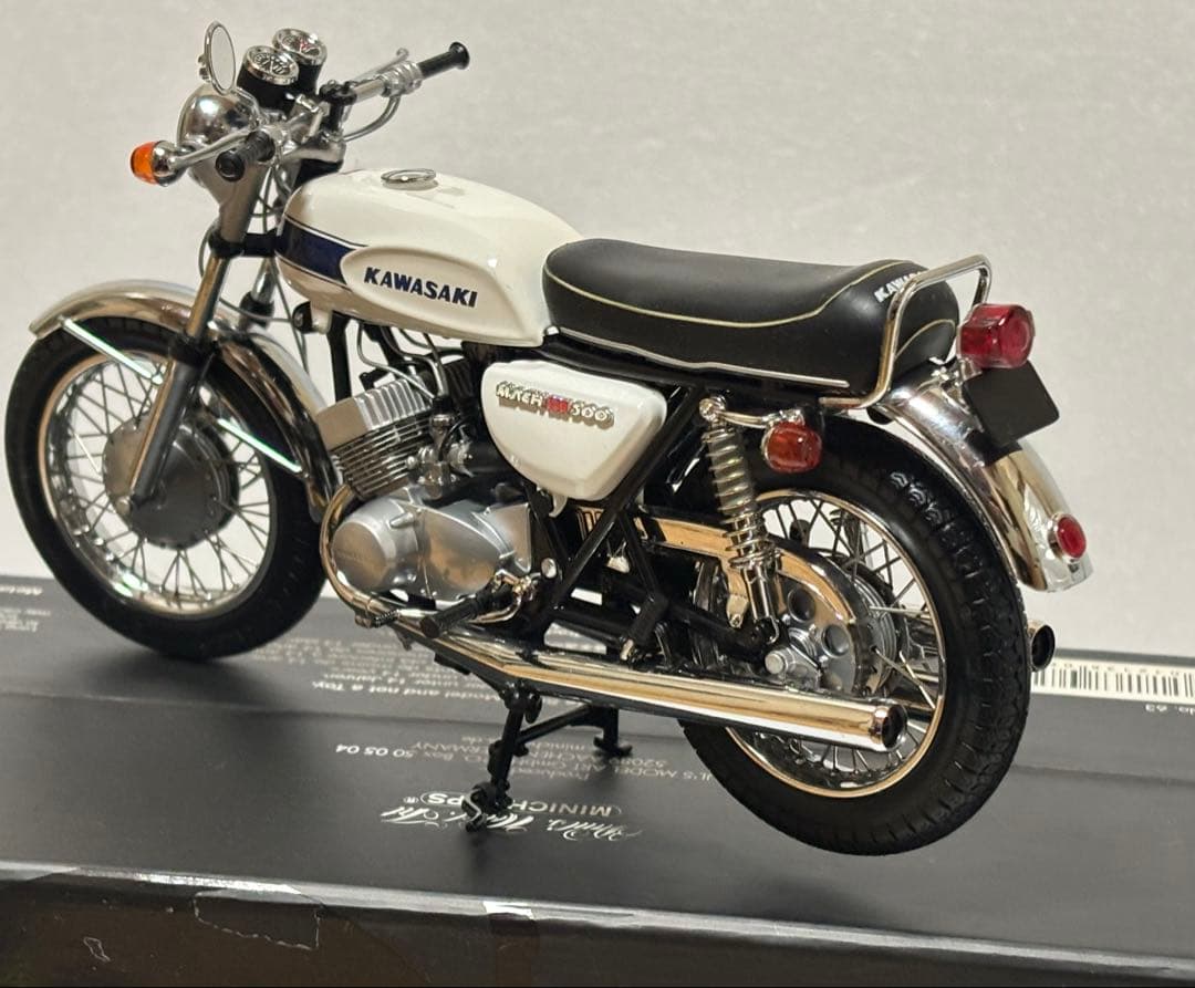 ミニチャンプス　1/12 Kawasaki H1 Mach III 青/白