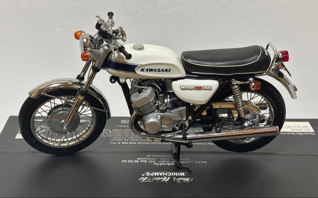 ミニチャンプス　1/12 Kawasaki H1 Mach III 青/白