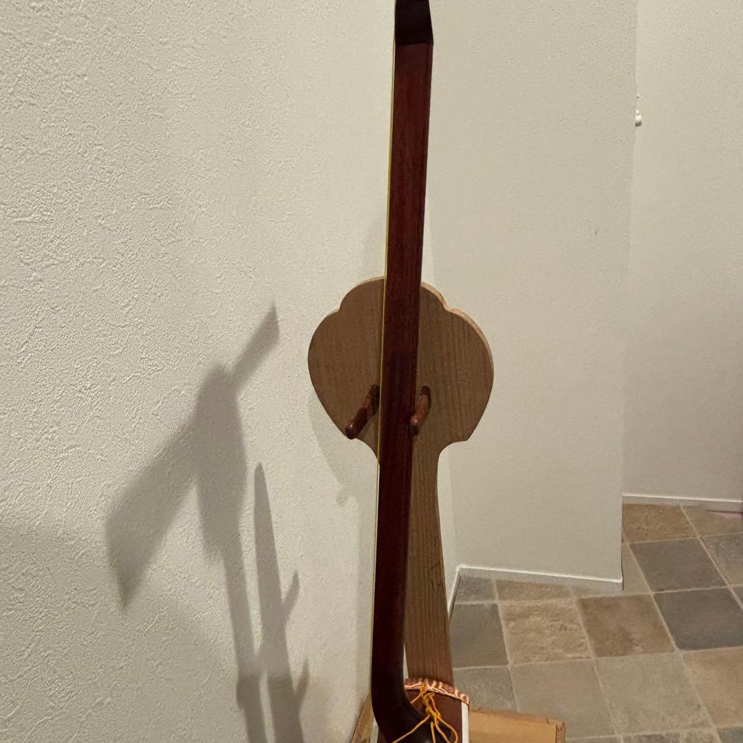 三味線 弦楽器　バチ2本　木製スタンド付き