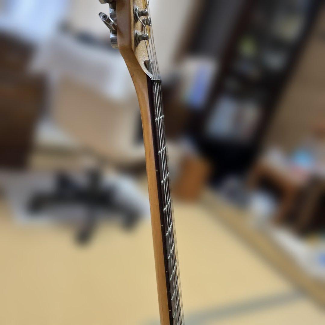 エレキギター ストラスキャスター 黒 メーカーのロゴは消してありました。