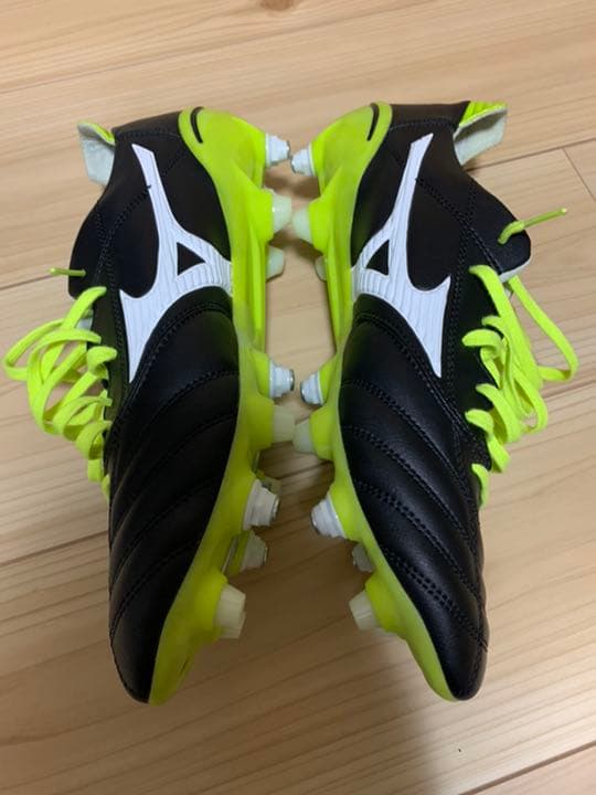 サッカースパイク ミズノ フットサルシューズ