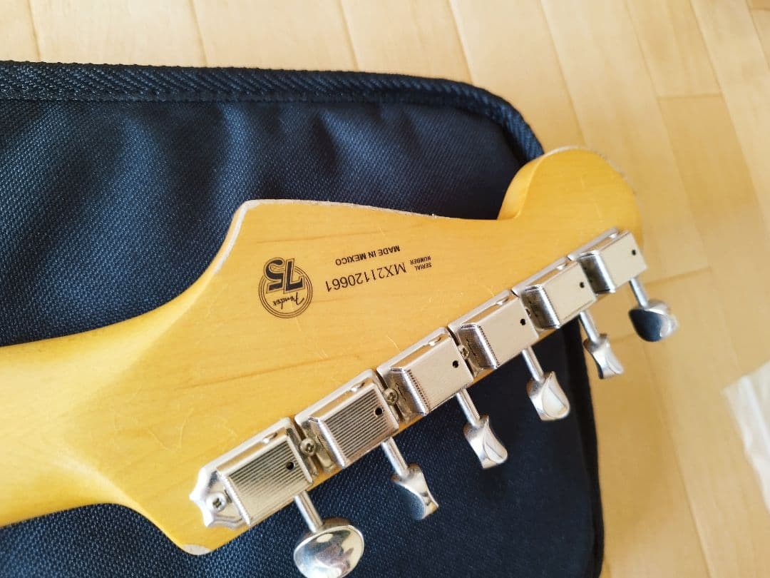 美品　fender Vintera Road Worn Stratocaster