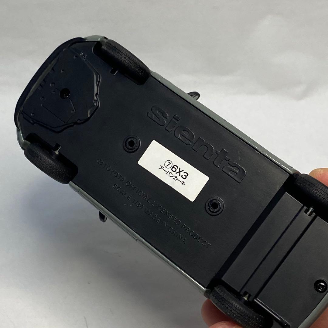 1/30 新型 トヨタ シエンタ sienta カラーサンプル アーバンカーキ