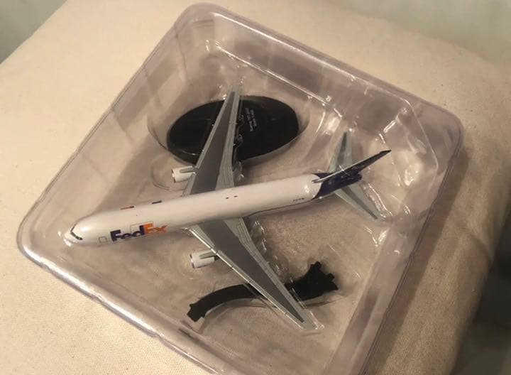 FedEx Boeing 767-300F模型 フェデックス