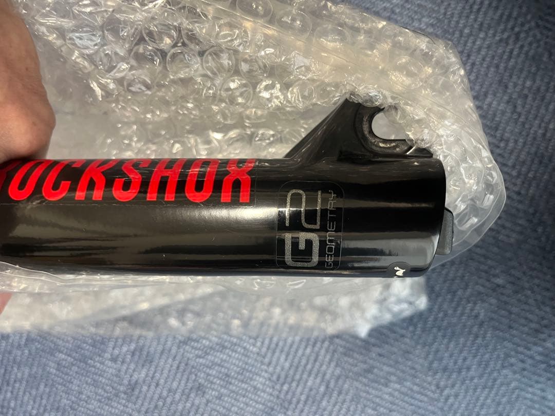 ROCK SHOXサスペンションフォーク 100ミリトラベル 29er用