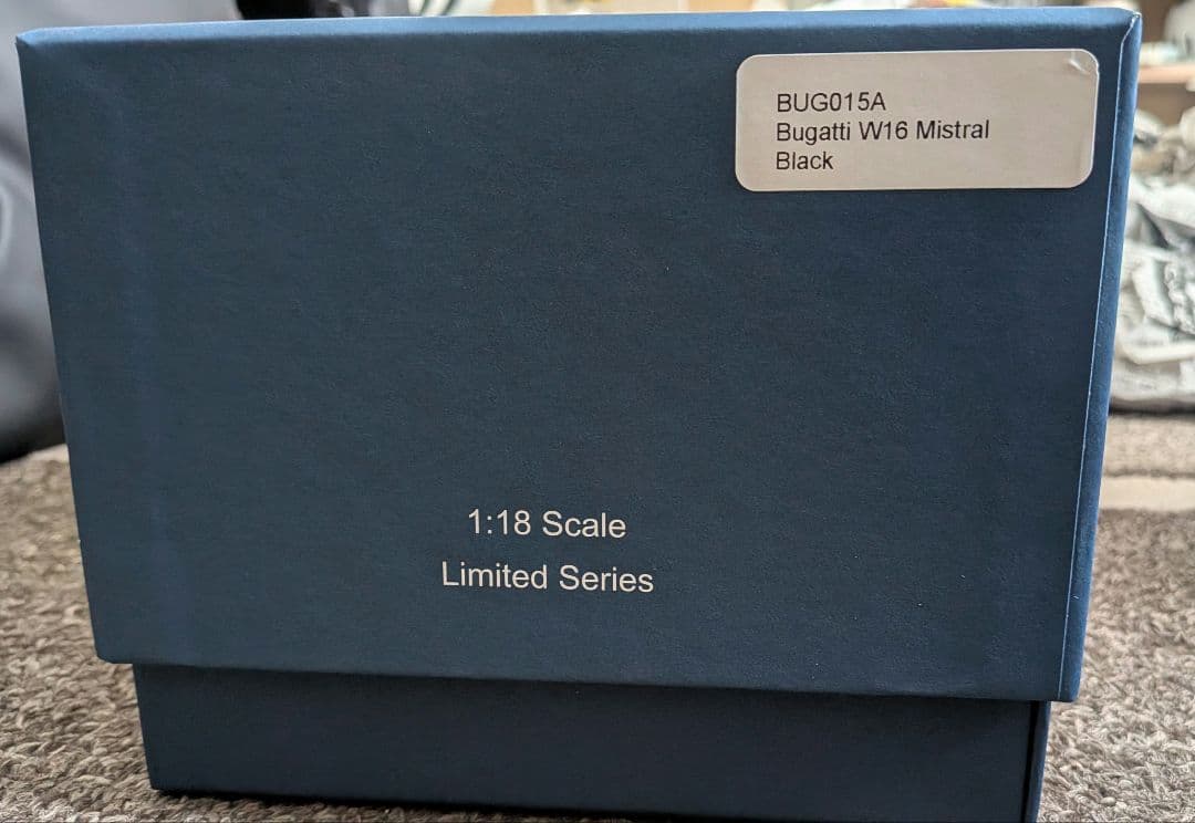 Bugatti W16 Mistral Black (MRコレクション1/18)