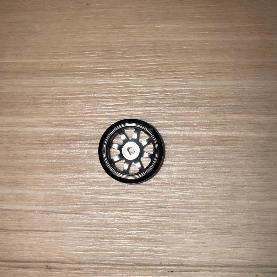 t*9様 超希少 廃盤？レア ミニッツAWD用アルミホイール新品ドリフトタイヤ付