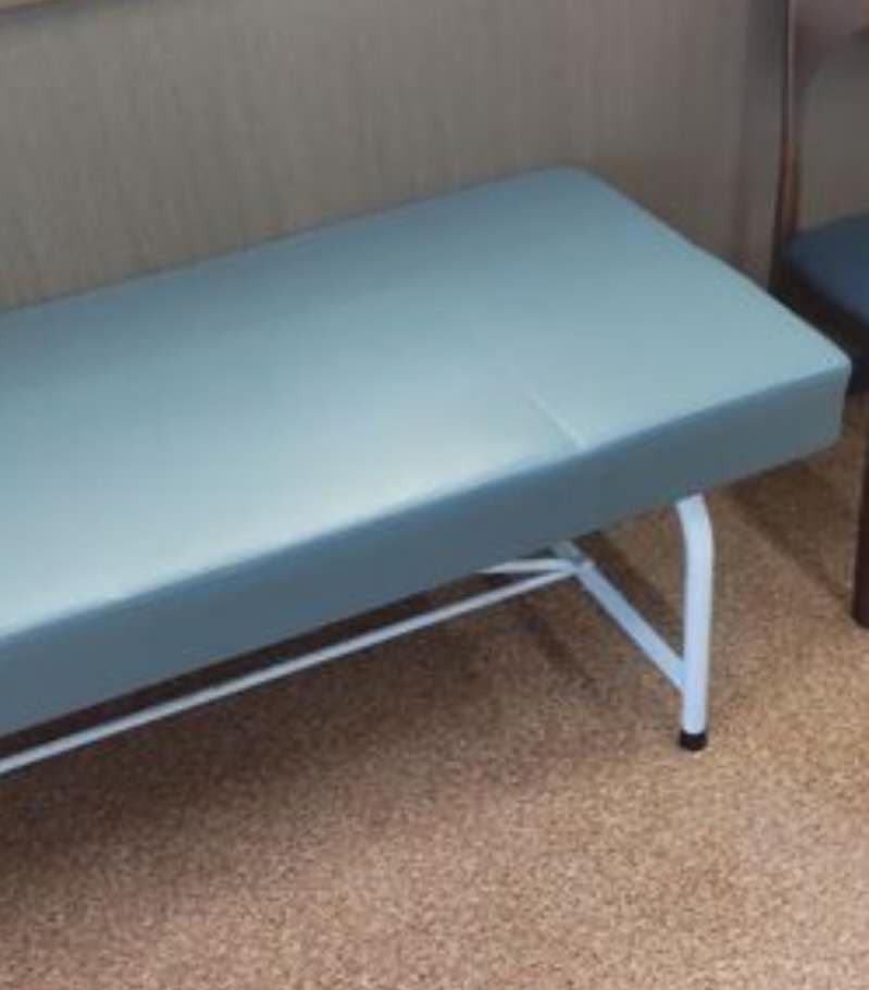 診察台　診察ベッド　病院クリニック　東京池袋